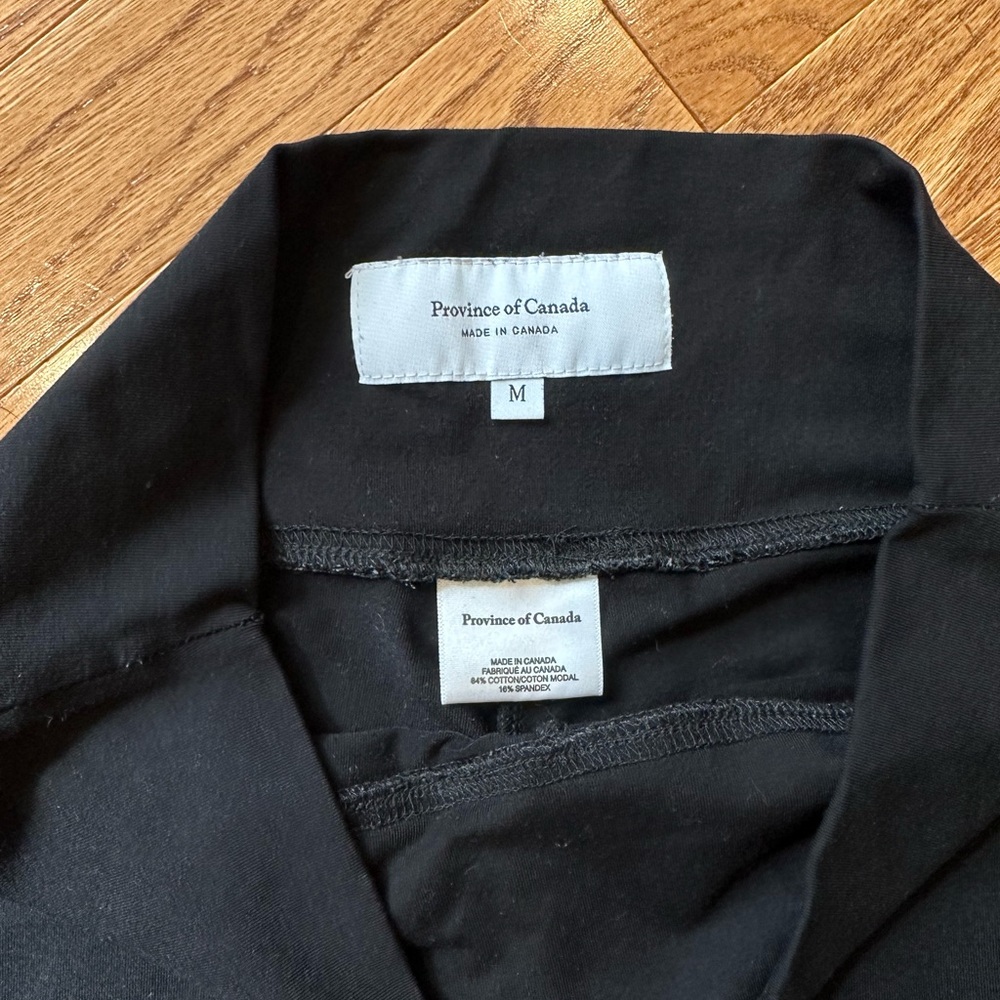 Made in Canada Women’s Black Leggings - Picture 4 of 5